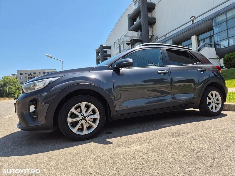 Gri Utilizat 2017 Kia Stonic SUV | 9.200 EUR - Imagine 1/4