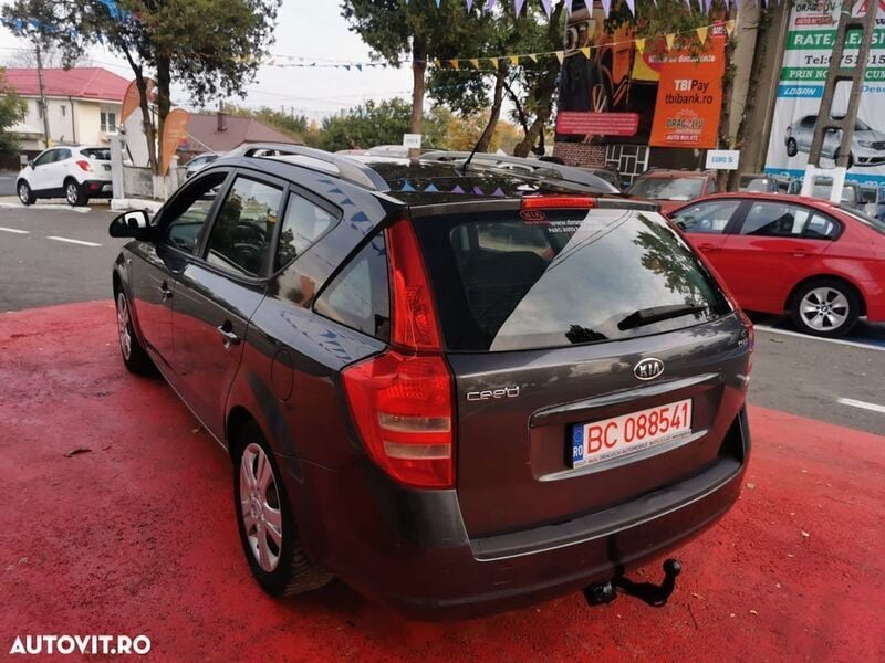 Second-hand Kia Ceed 116 CP (85 kW) 2007 Gri Hatchback