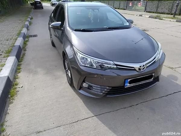 Second-hand Toyota Corolla 133 CP (97 kW) 2017 Gri Berlinǎ