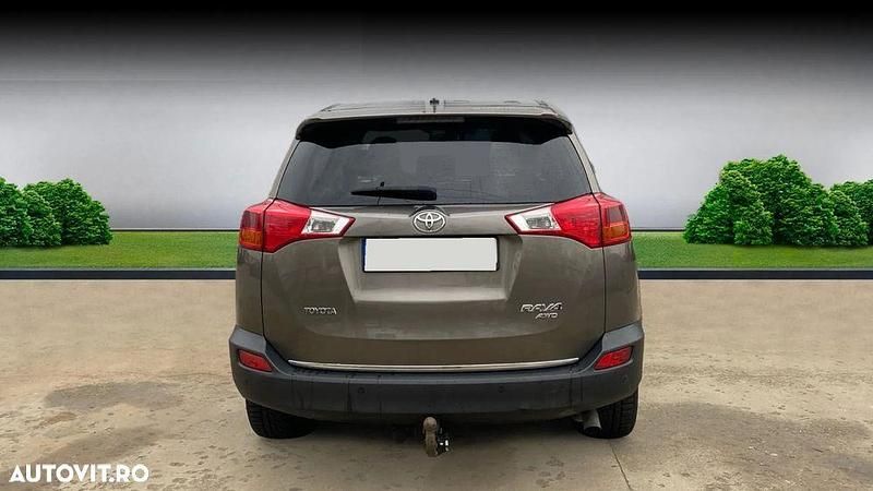 Second-hand Toyota RAV4 Luxury 150 CP (110 kW) 2013 Culoaremaro SUV
