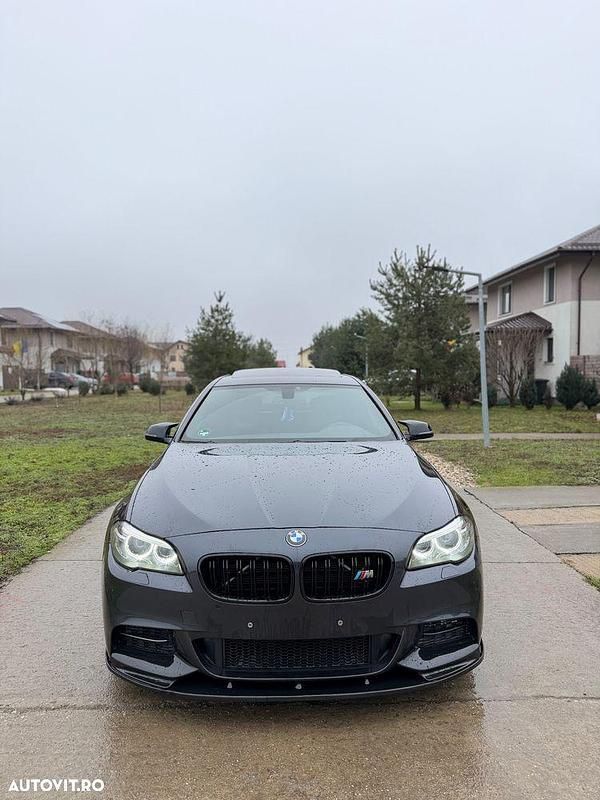 Second-hand BMW 520 Comfort Edition 190 CP (139 kW) 2014 Culoaregri Berlinǎ