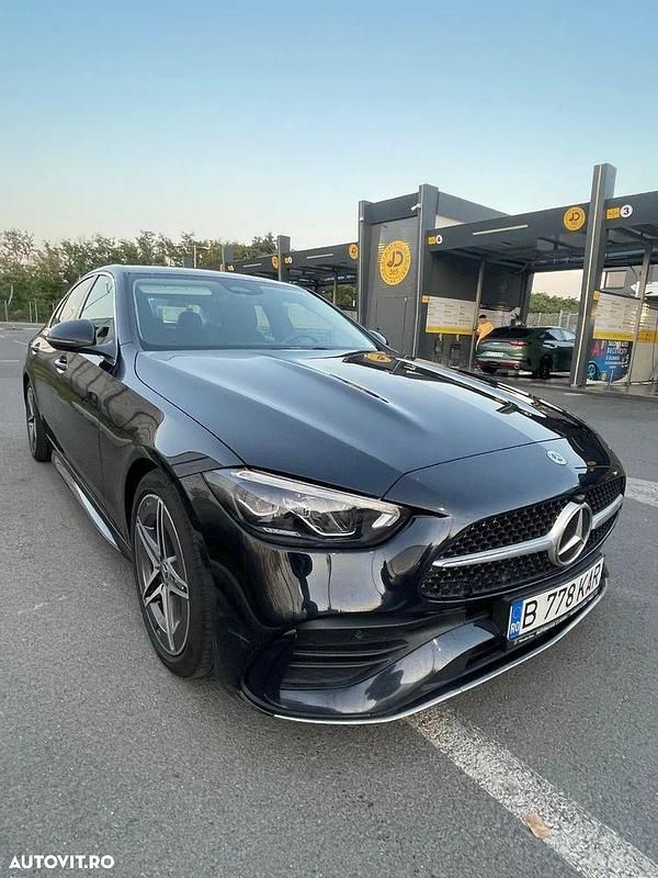 Negru Utilizat 2021 Mercedes C180 Berlinǎ | 32.000 EUR (Preț bun) - Imagine 1/4