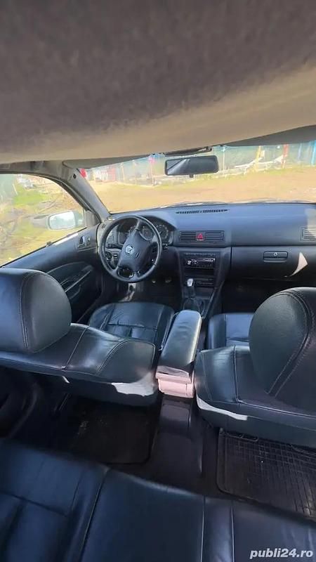 Verde Utilizat 2003 Skoda Octavia Berlinǎ | 10.800 EUR - Imagine 1/4