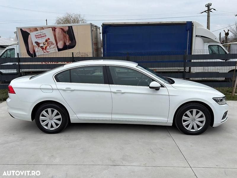 Second-hand VW Passat Business 200 CP (147 kW) 2021 Culoarealb Berlinǎ