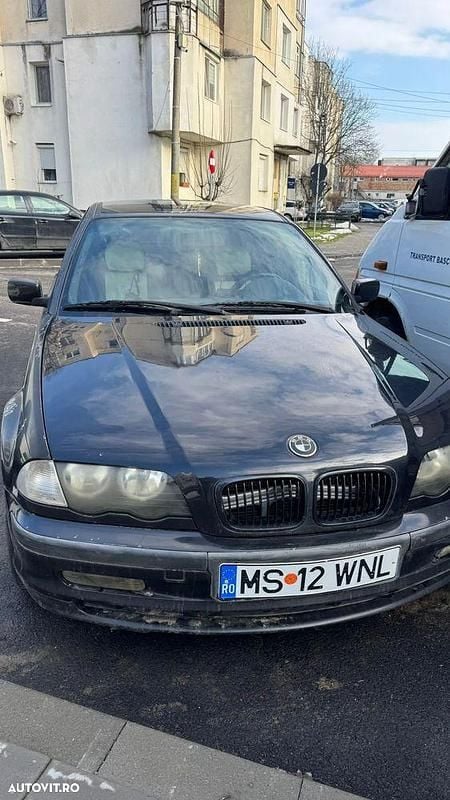 Second-hand BMW 320 136 CP (100 kW) 2000 Culoarenegru Berlinǎ