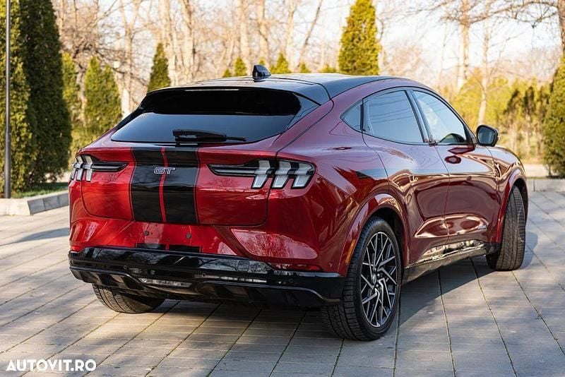 Second-hand Ford Mustang Mach-E 358 kW (487 CP) 2022 Culoarerosu SUV