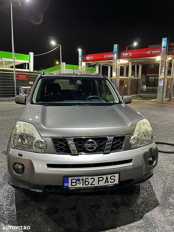 Gri Utilizat 2009 Nissan X-Trail SUV | 5.200 EUR (Preț OK) - Imagine 1/4