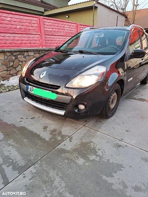 Culoarenegru Second-hand 2011 Renault Clio II Dynamique Hatchback | 2.950 EUR (Puțin scump) - Imagine 1/4
