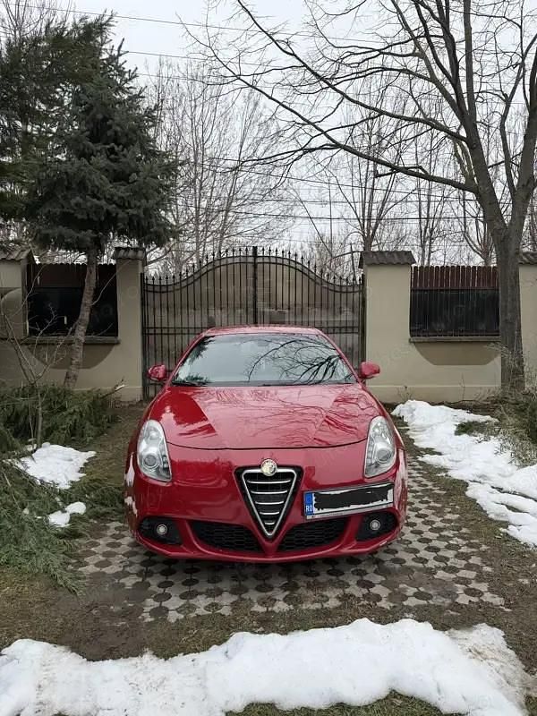 Second-hand Alfa Romeo Giulietta 172 CP (126 kW) 2012 Rosu Hatchback