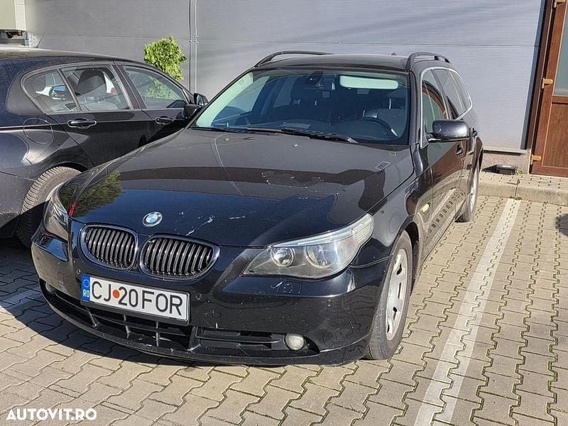 Culoarenegru Utilizat 2005 BMW 525 Break | 3.300 EUR (Preț OK) - Imagine 1/4