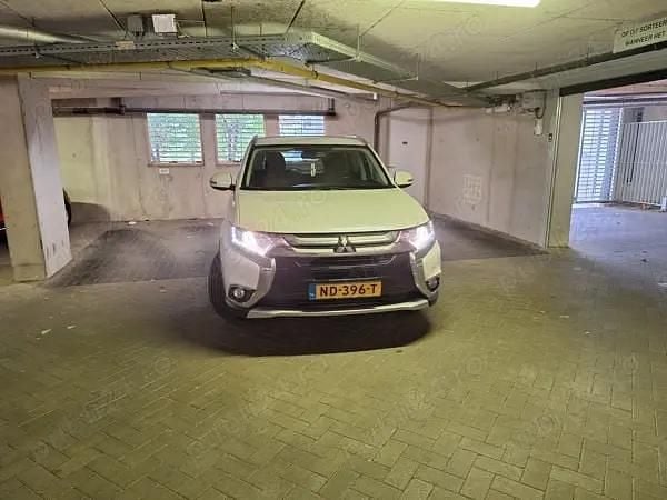 Utilizat 2017 Mitsubishi Outlander SUV | 16.800 EUR - Imagine 1/4