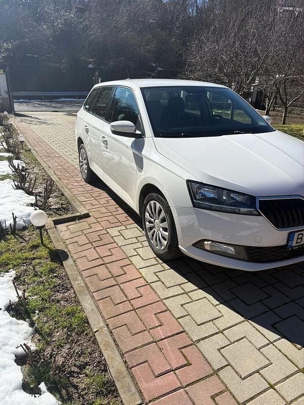 Second-hand Skoda Scala Active 95 CP (69 kW) 2021 Culoarealb Hatchback