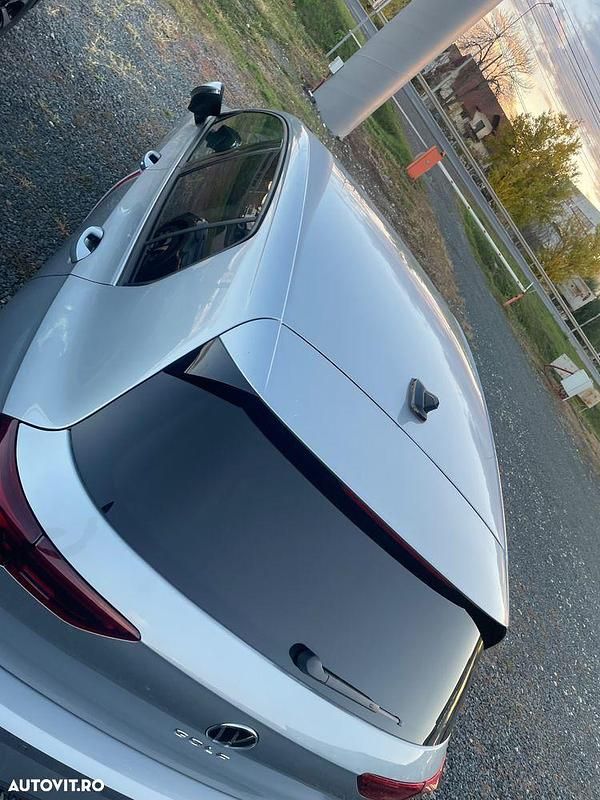 Nouă VW Golf VIII Life 115 CP (84 kW) 2025 Culoarealbastru Hatchback