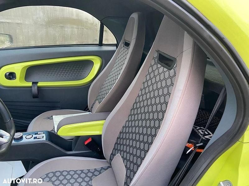 Second-hand XEV Yoyo 14 kW (20 CP) 2022 Culoareverde Hatchback