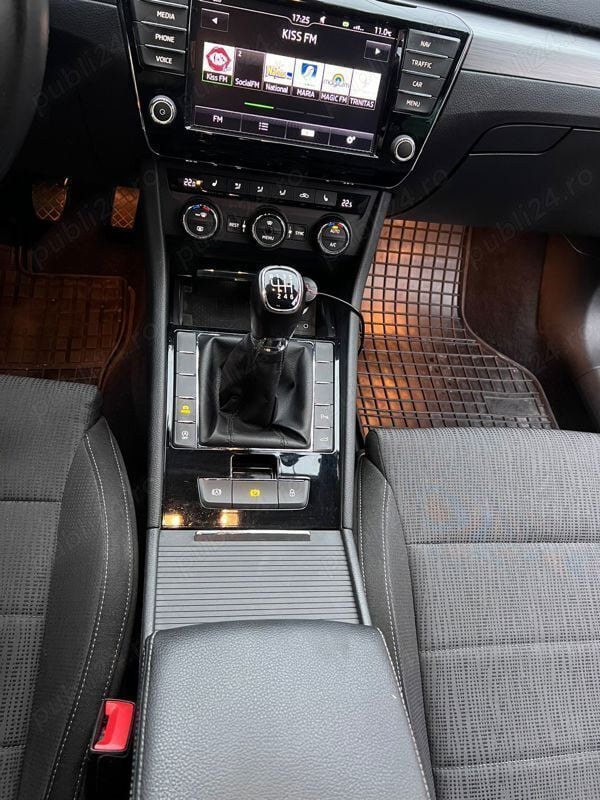 Second-hand Skoda Superb 150 CP (110 kW) 2017 Albastru Break