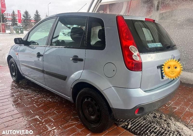 Second-hand Ford Fiesta Ambiente 75 CP (55 kW) 2007 Culoarealbastru Hatchback