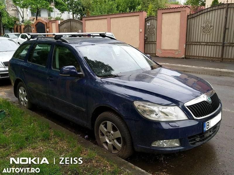 Albastru Utilizat 2012 Skoda Octavia Elegance Break | 5.900 EUR (Preț bun) - Imagine 1/4