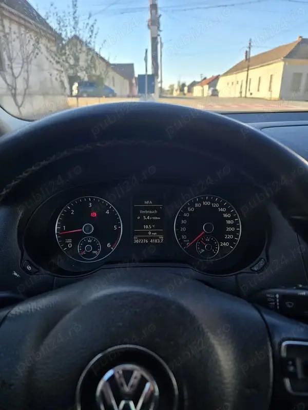 Utilizat 2012 VW Sharan Monovolum | 5.800 EUR (Super Preț) - Imagine 1/4