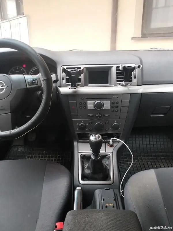 Second-hand 2008 Opel Vectra Break | 2.200 EUR (Preț OK) - Imagine 1/4