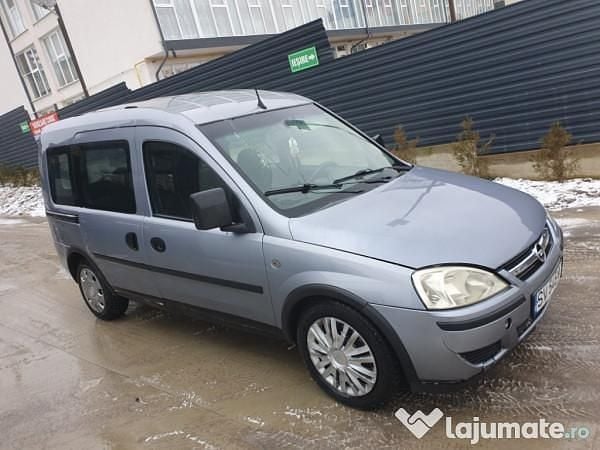 Second-hand Opel Combo 2011 Monovolum