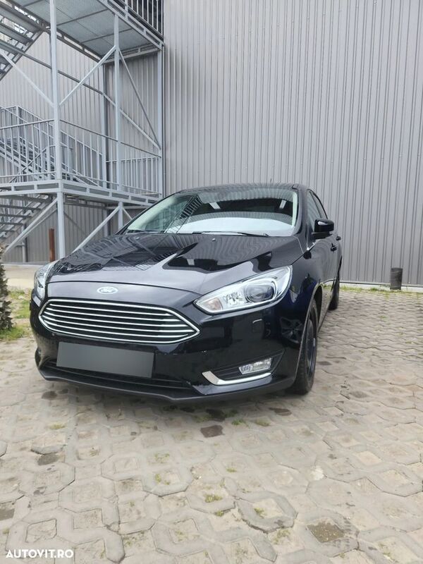Negru Utilizat 2018 Ford Focus Titanium Hatchback | 11.999 EUR (Preț OK) - Imagine 1/4