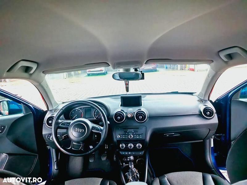Second-hand Audi A1 105 CP (77 kW) 2011 Culoarealbastru Hatchback