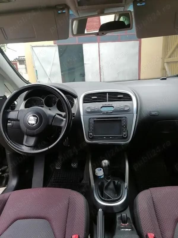 Utilizat 2005 Seat Altea Monovolum | 1.800 EUR (Super Preț) - Imagine 1/4