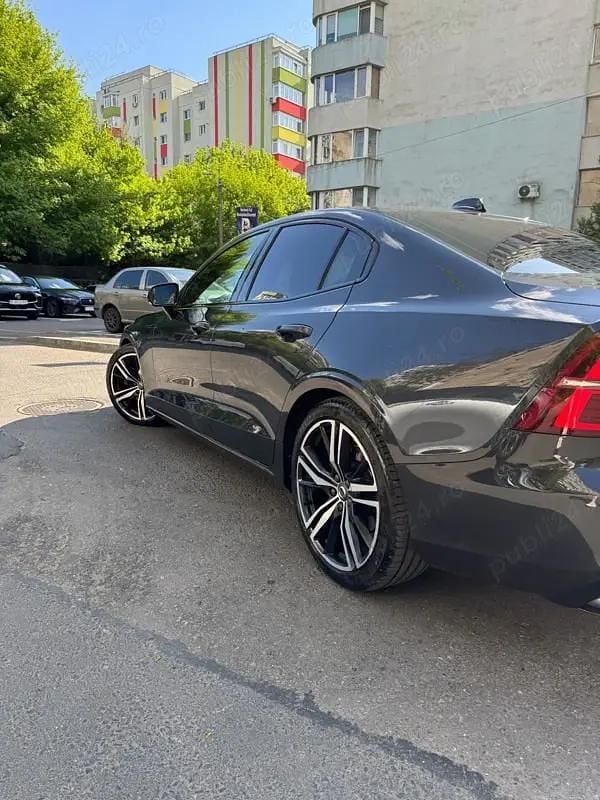 Negru Utilizat 2020 Volvo S60 R-Design Berlinǎ | 23.000 EUR (Super Preț) - Imagine 1/4