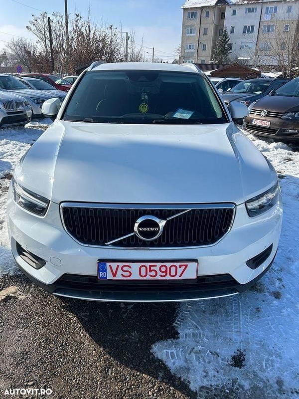 Second-hand Volvo XC40 Momentum 150 CP (110 kW) 2019 Culoarealb SUV