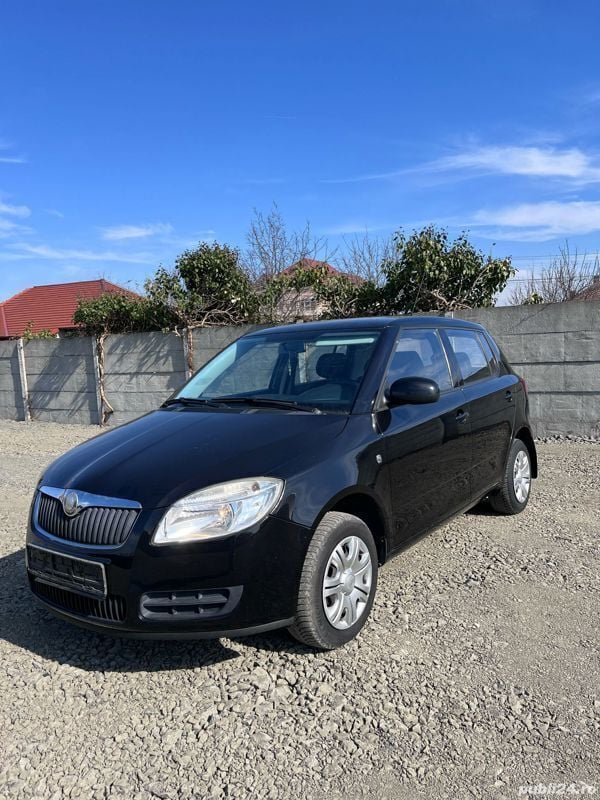 Negru Utilizat 2008 Skoda Fabia Hatchback | 2.999 EUR (Preț OK) - Imagine 1/4