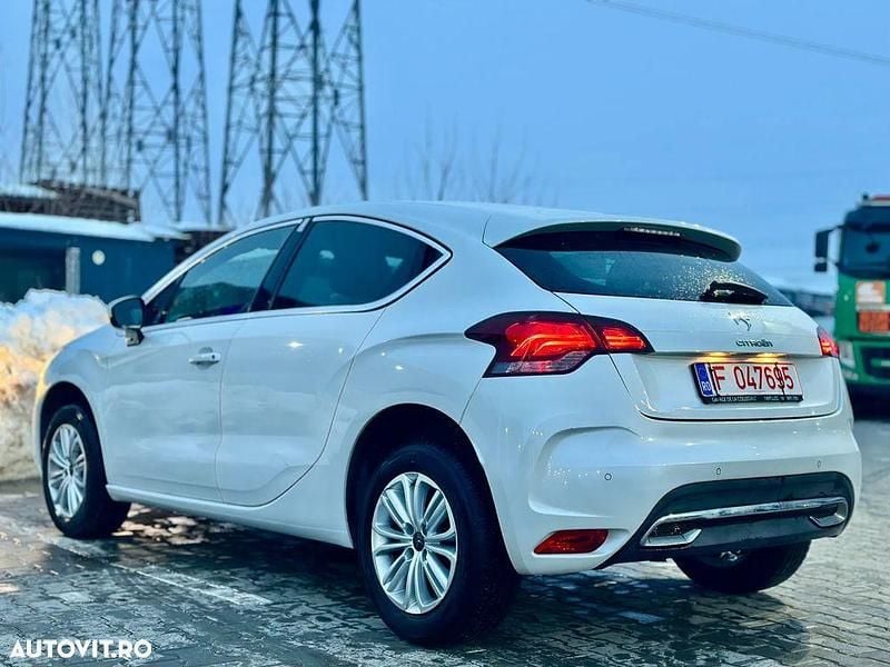 Second-hand Citroën DS4 Chic 120 CP (88 kW) 2014 Culoarealb Hatchback