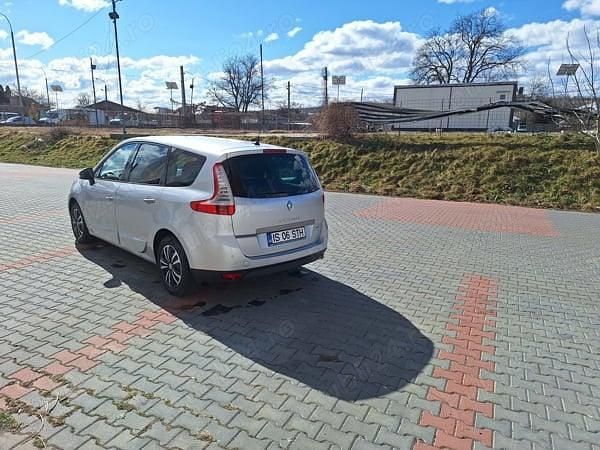 Second-hand Renault Grand Scénic 110 CP (80 kW) 2011 Monovolum