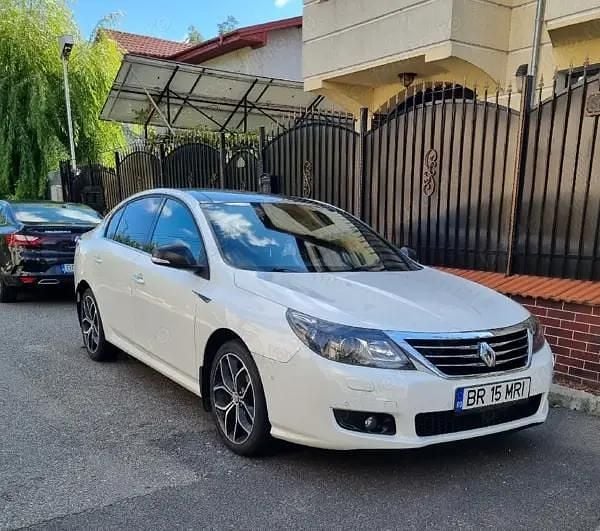 Second-hand Renault Latitude 175 CP (128 kW) 2014 Berlinǎ
