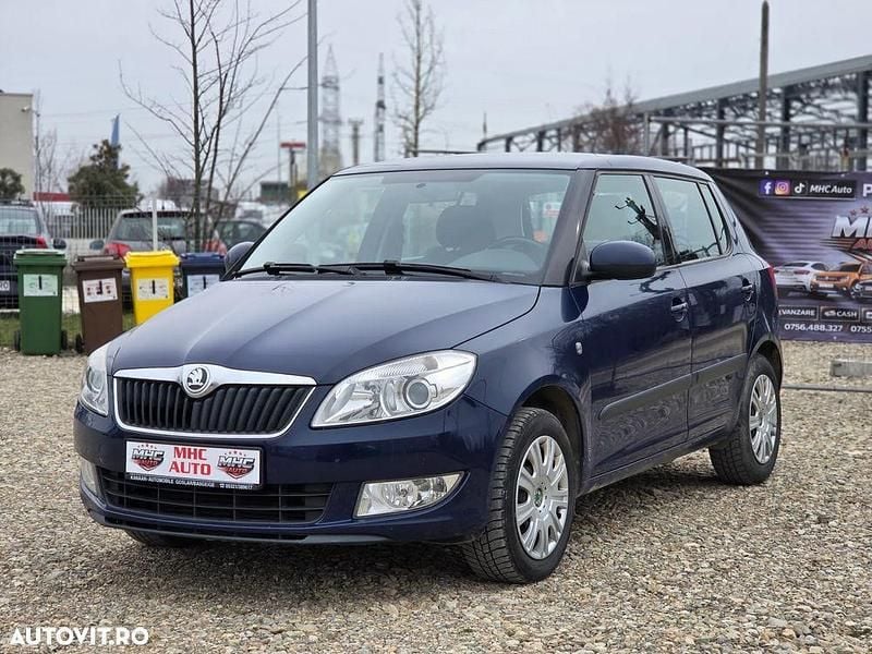 Second-hand Skoda Fabia Elegance 75 CP (55 kW) 2011 Culoarealbastru Hatchback