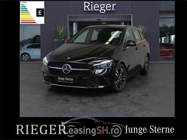 Negru Utilizat 2023 Mercedes A200 Advanced | 35.469 EUR (Preț OK) - Imagine 1/4