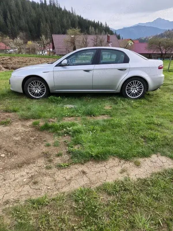 Utilizat 2010 Alfa Romeo 159 Berlinǎ | 4.000 EUR (Preț bun) - Imagine 1/4