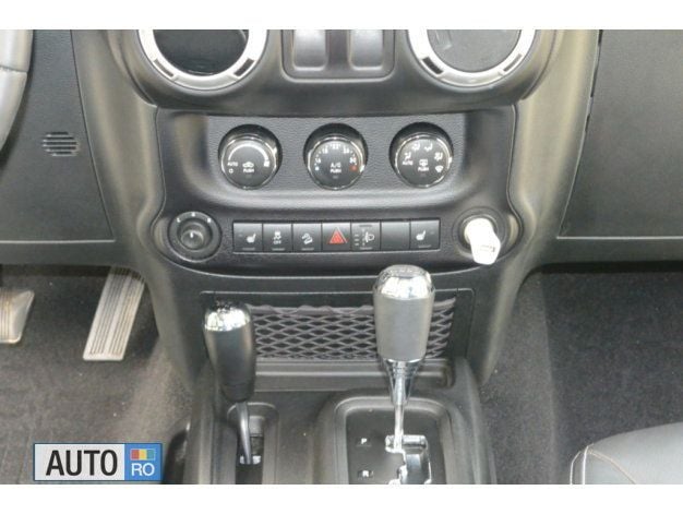 Negru Utilizat 2016 Jeep Wrangler SUV | 32.000 EUR (Preț bun) - Imagine 1/4
