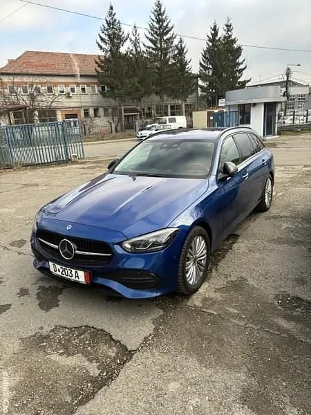 Albastru Second-hand 2023 Mercedes C220 Break | 37.950 EUR (Scump) - Imagine 1/4