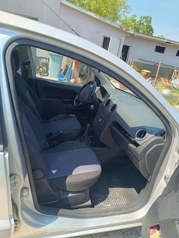 Second-hand Ford Fusion 59 CP (43 kW) 2008 Argintiu Hatchback