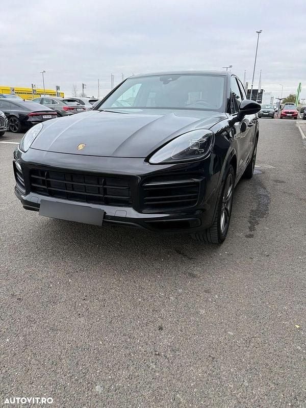 Culoarenegru Second-hand 2019 Porsche Cayenne SUV | 39.000 EUR (Super Preț) - Imagine 1/4