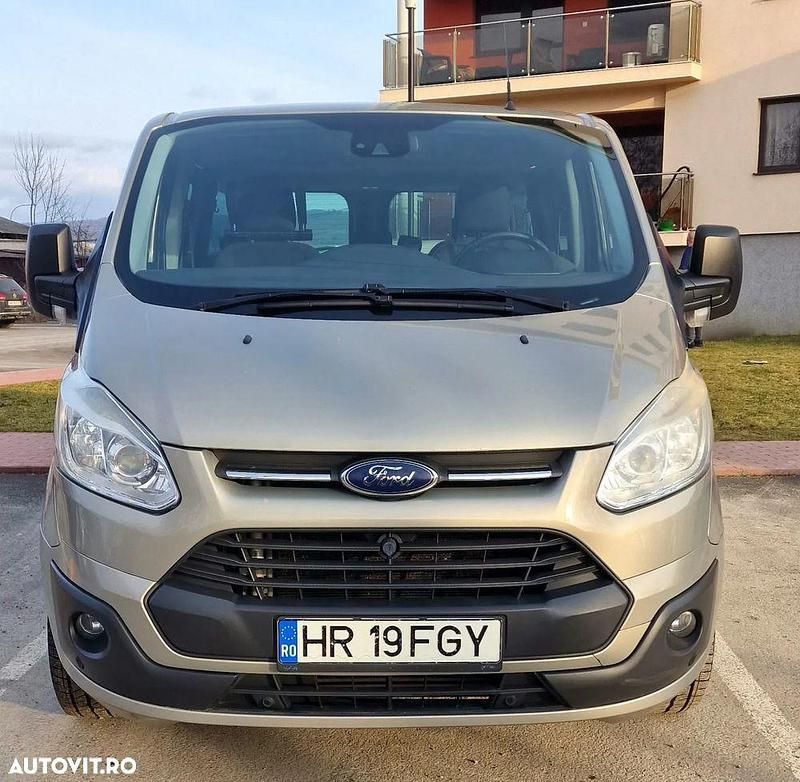 Maro Utilizat 2013 Ford Transit Custom Monovolum | 12.500 EUR - Imagine 1/4