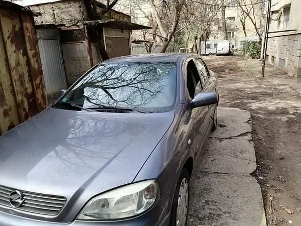 Second-hand Opel Astra 110 CP (80 kW) 2008 Berlinǎ