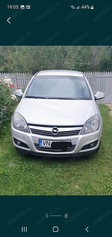Argintiu Utilizat 2010 Opel Astra Hatchback | 3.700 EUR (Preț bun) - Imagine 1/4