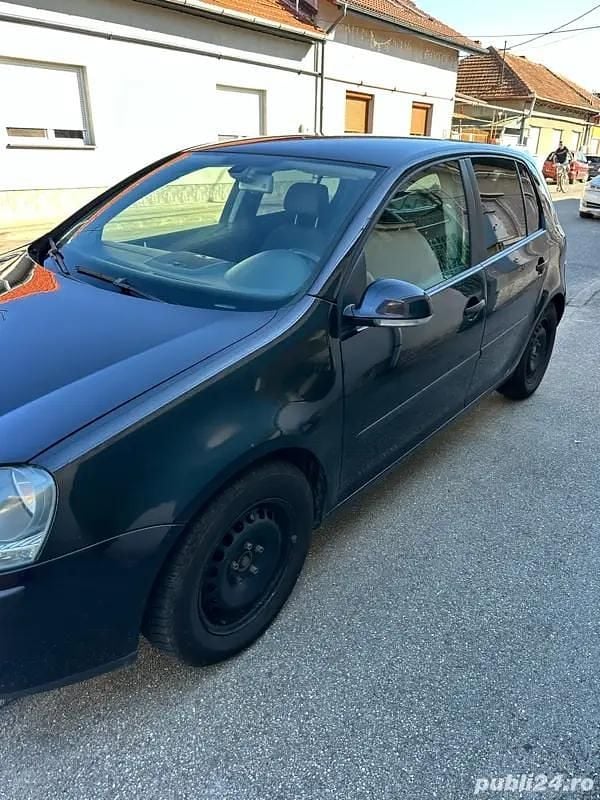 Utilizat 2005 VW Golf V Hatchback | 3.000 EUR (Puțin scump) - Imagine 1/4