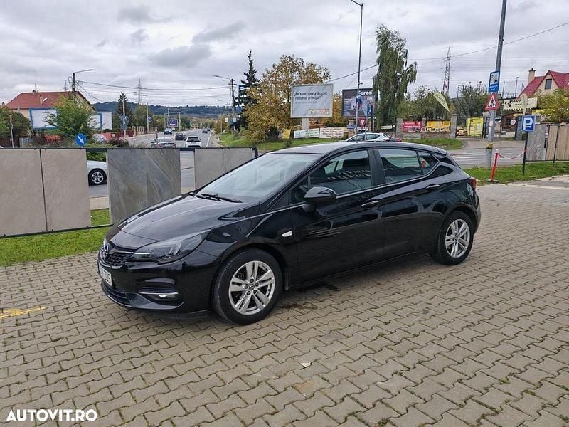 Culoarenegru Utilizat 2021 Opel Astra Hatchback | 9.000 EUR (Preț OK) - Imagine 1/4