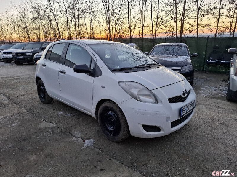 Utilizat 2009 Toyota Yaris Hatchback | 2.000 EUR - Imagine 1/4