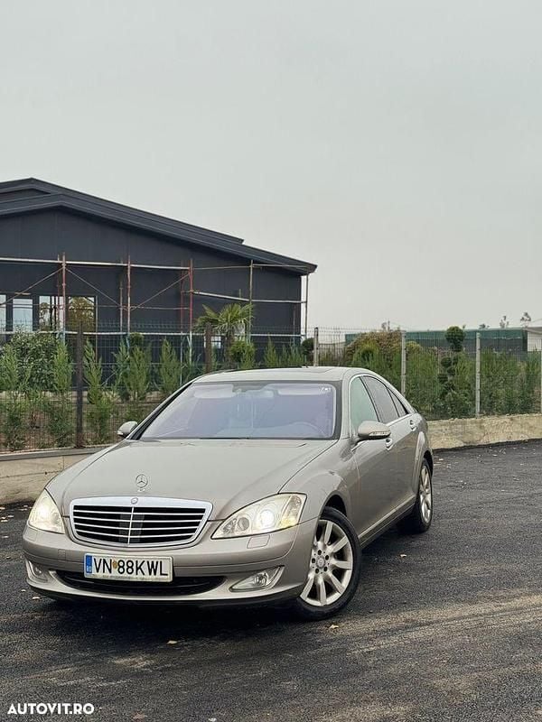 Culoareargint Utilizat 2007 Mercedes S320 Berlinǎ | 8.000 EUR (Preț OK) - Imagine 1/4