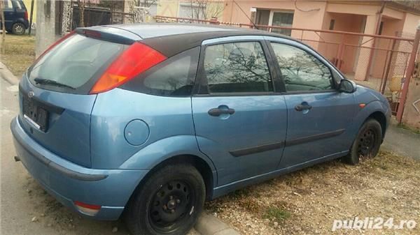 Utilizat 2004 Ford Focus ST Hatchback | 890 EUR (Preț bun) - Imagine 1/3