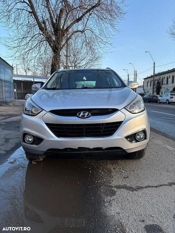 Second-hand Hyundai ix35 Style 184 CP (135 kW) 2015 Culoareargint SUV