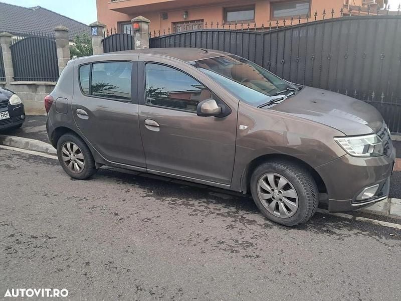 Culoaremaro Utilizat 2017 Dacia Sandero Comfort Hatchback | 5.150 EUR (Super Preț) - Imagine 1/4